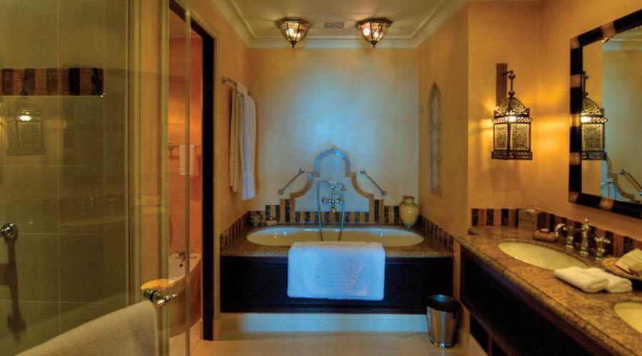 Al Qasr Madinat Jumeirah bathroom