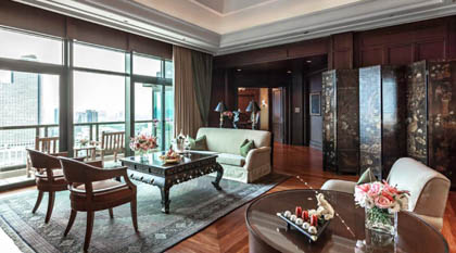 Peninsula Suite