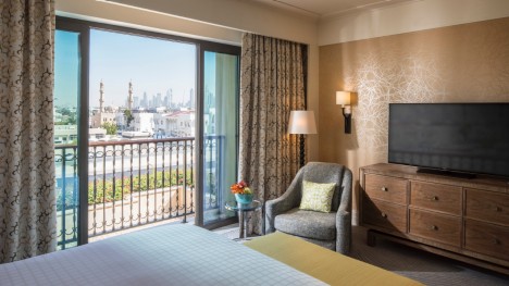 Four Seasons Junior Suites 